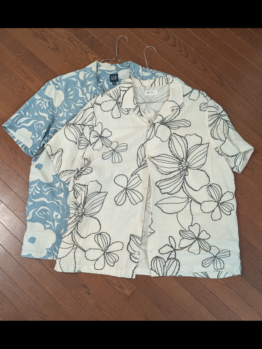 GAP: 2x Summer Floral Bundle - Short-Sleeve Button-Down Shirts